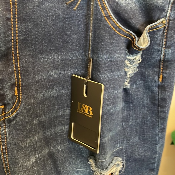 L & B brand distressed jeans, NWT, Plus size 18 - Picture 3 of 6